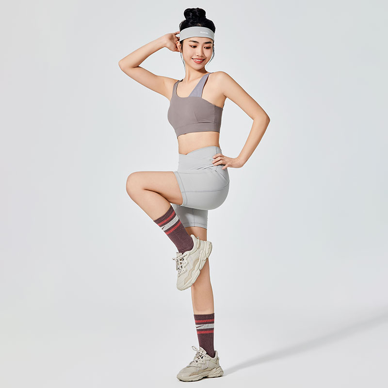 Women 's Grey circa Ludis Brus breves pone ad Revolutionize Activewear Trends