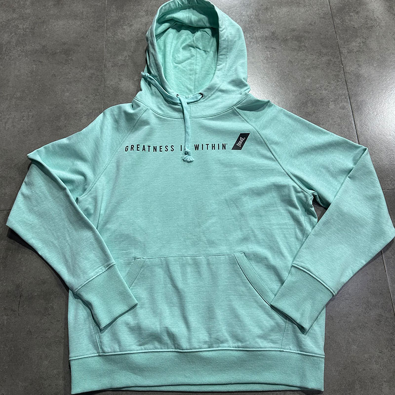Quid sunt mulieres sweatshirts becoming a debet habere in omni vestibus?